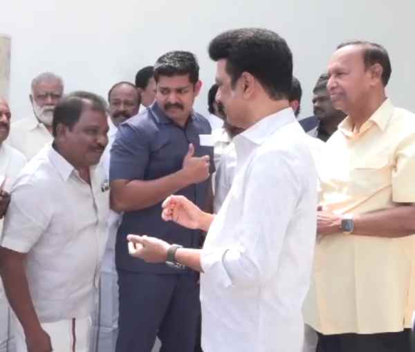 CM stalin ask question to Arvind Ramesh attracted attention among the ministers and dignitaries present 