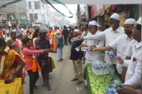 Muslims who helped Hindus by providing refreshments at Madurai Chitra festival 