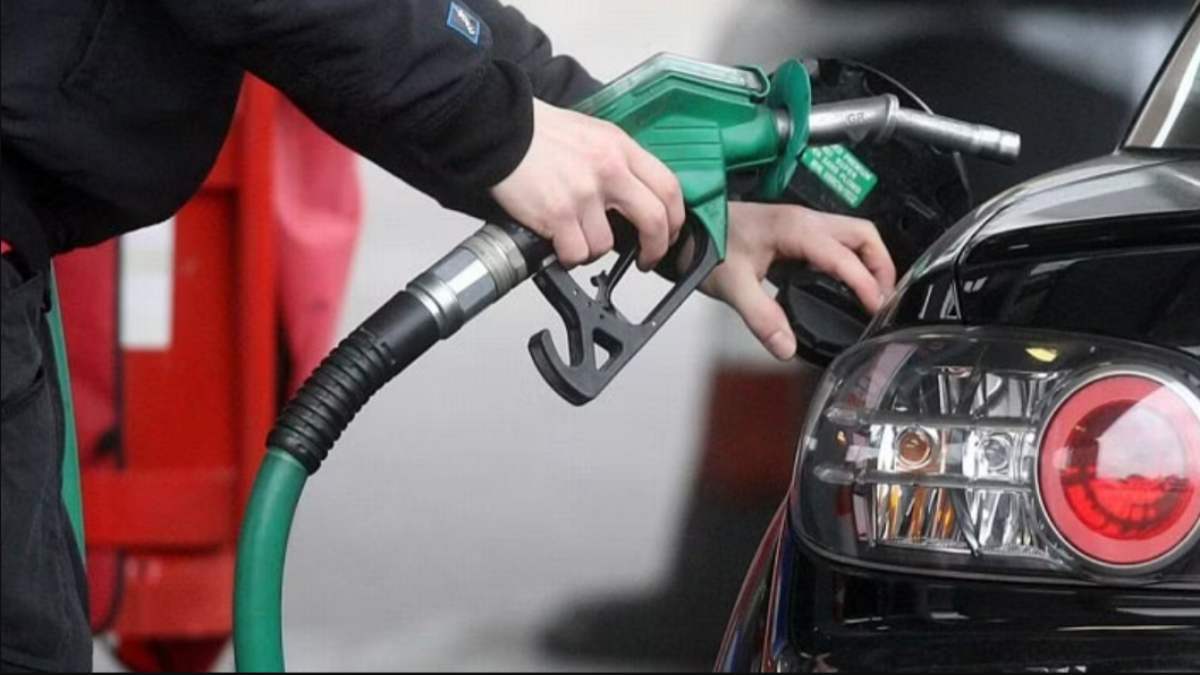 Things you should be very careful of while filling Petrol, and Diesel in a pump