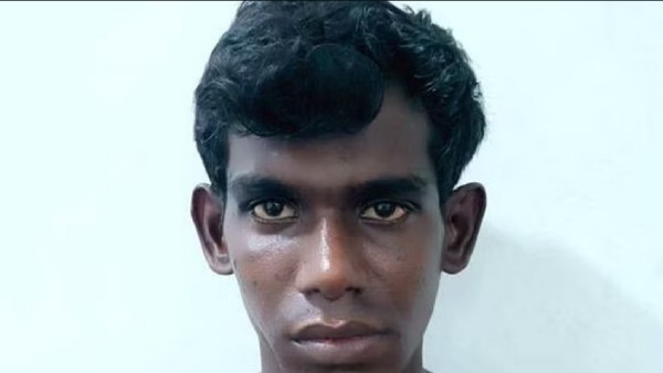 tamil nadu government bus and man masturbating in front of lady doctor 