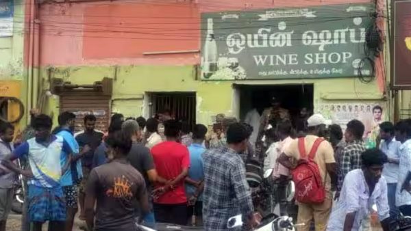 Shocking information revealed : Cyanide mixed in alcohol consumed by the two deceased in thanjavur Shocking information revealed : Cyanide mixed in alcohol consumed by the two deceased in thanjavur