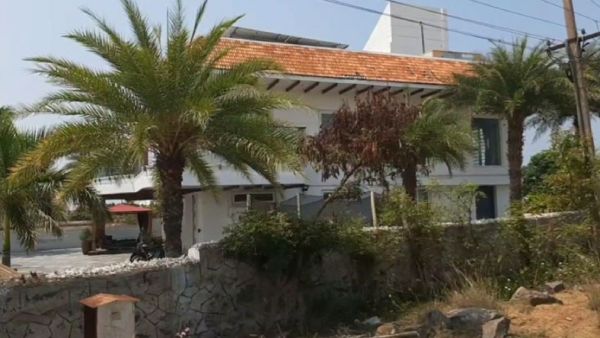 Room boy who arrested for sexually molested lovers in Kadhal film Actress Sandhya escaped