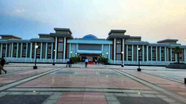 President Draupadi Murmu will inaugurate the countrys largest High Court, the Jharkhand High Court today President Draupadi Murmu will inaugurate the countrys largest High Court, the Jharkhand High Court today