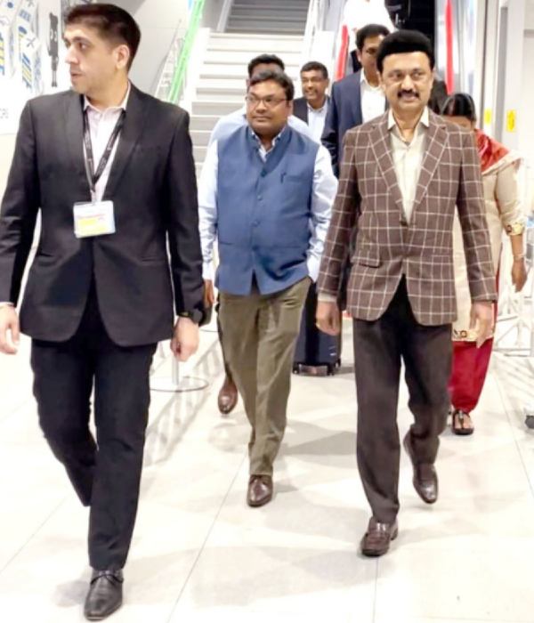 Singapore tour completed, CM Stalin reached Japan - Enthusiastic welcome Singapore tour completed, CM Stalin reached Japan - Enthusiastic welcome