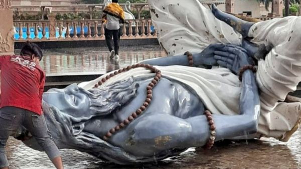 Strong wind damages 6 Saptarishi idols at Ujjain’s Mahakal Lok corridor Strong wind damages 6 Saptarishi idols at Ujjain’s Mahakal Lok corridor