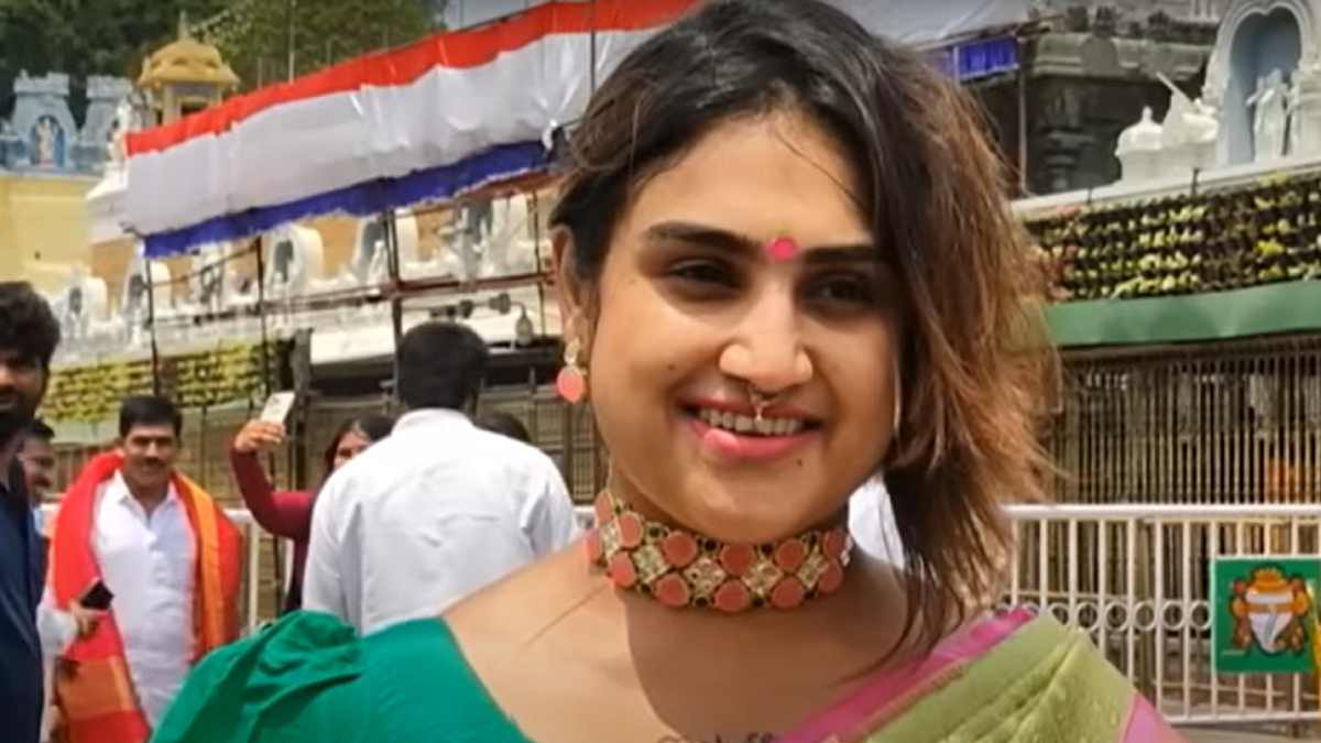 Actress vanitha vijayakumar sudden visit at tirupathi thirumala and praises tamil film industry