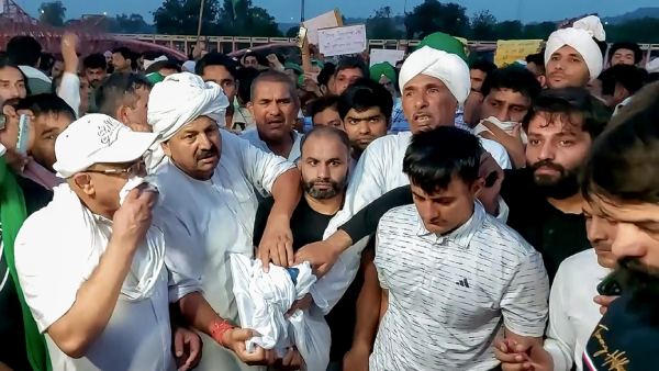 What Farmer Leader Naresh Tikait said to protesting wrestlers in Haridwar 
