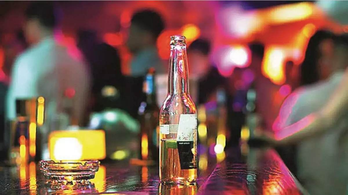 Did follow clubs and hotels are following the liquor license conditions? Madras HC Notice Did follow clubs and hotels are following the liquor license conditions? Madras HC Notice
