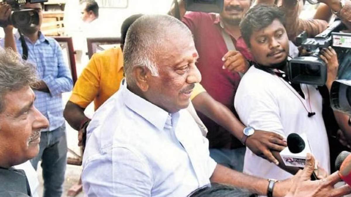 What is next step? O Panneerselvam consults his supporters 