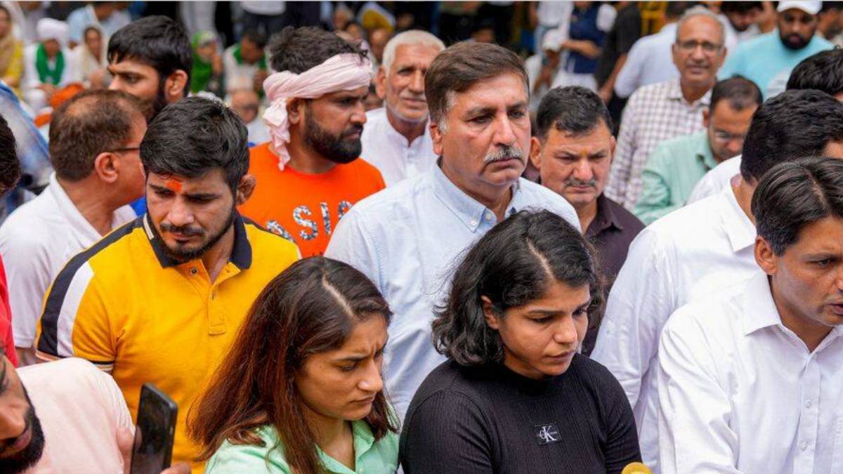 Wrestlers protest Continue.. Delhi Police to issue summon to Brij Bhushan Wrestlers protest Continue.. Delhi Police to issue summon to Brij Bhushan