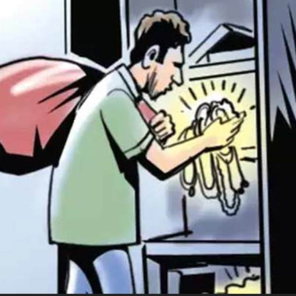 Thief steals gold jewelry and money as owner opened the due to summer heat