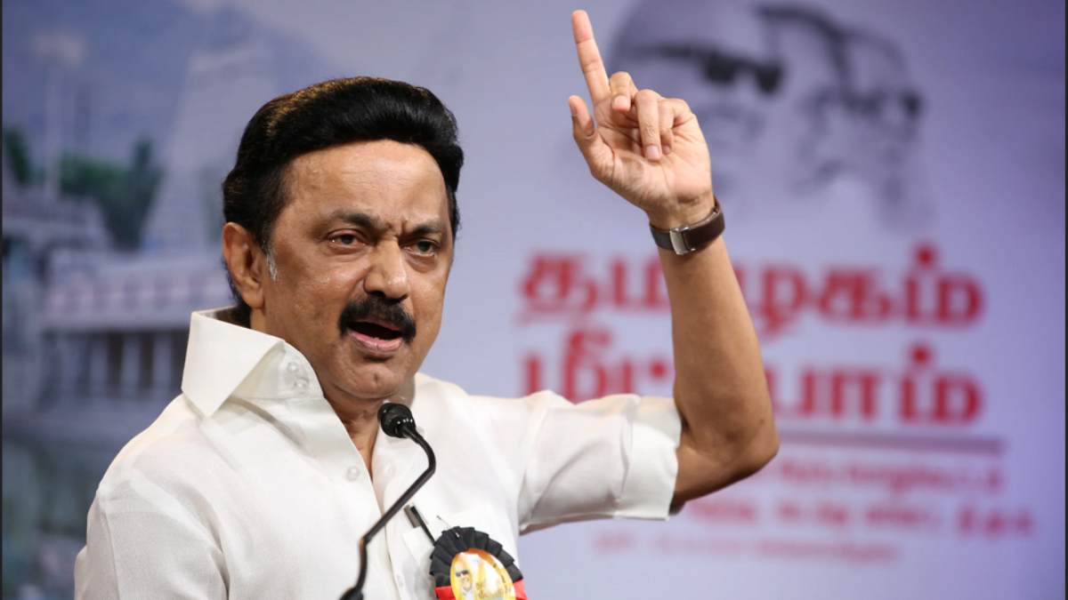 How is Congress using DMK manifesto model from Tamil Nadu for Karnataka? 