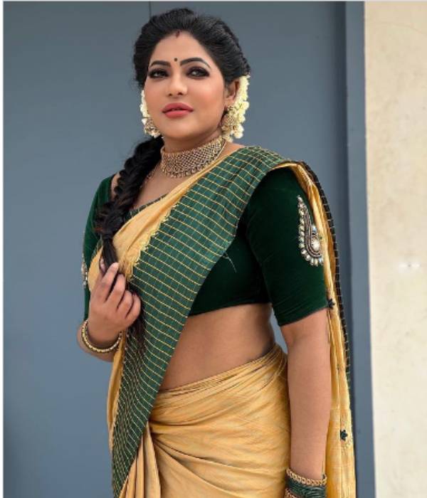 Reshma Pasubuleti has released a video announcing her exit from the character of Radhika in Baakiyalakshmi serial 