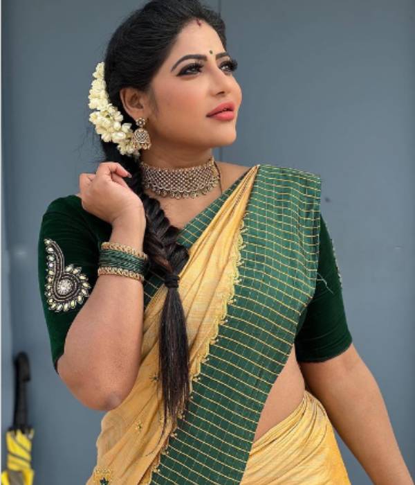 Reshma Pasubuleti has released a video announcing her exit from the character of Radhika in Baakiyalakshmi serial 