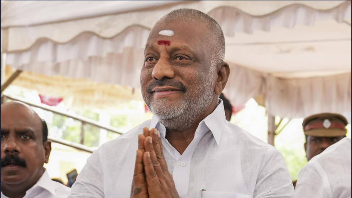 Amit Shah says that he does not want to interfere in AIADMK affairs Amit Shah says that he does not want to interfere in AIADMK affairs