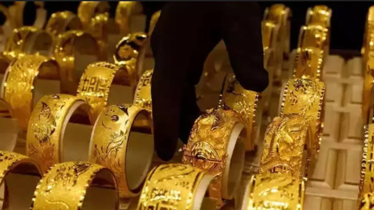  What is the reason for gold price sudden raise will it reduce anytime soon
