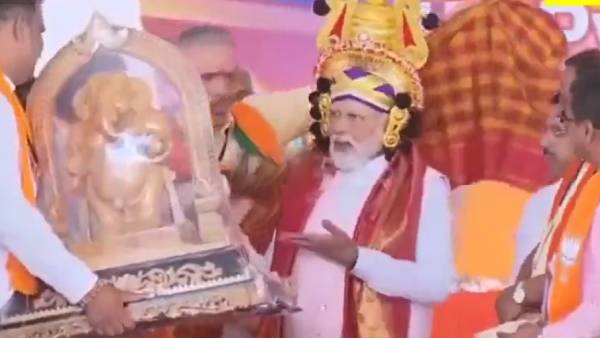 Karnataka Election: PM Modi asked for Ganeshas statue to be removed for cameras could focus on him? video Karnataka Election: PM Modi asked for Ganeshas statue to be removed for cameras could focus on him? video