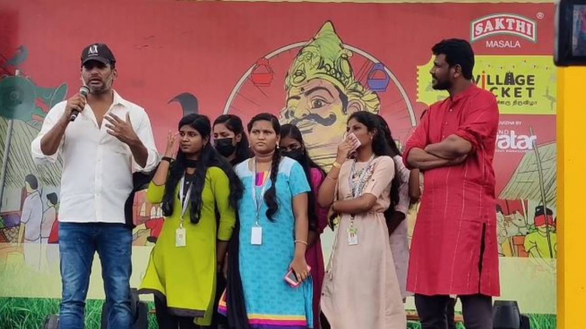 Heart touching incident as Actor Vishal participates a function with torn shirt Heart touching incident as Actor Vishal participates a function with torn shirt