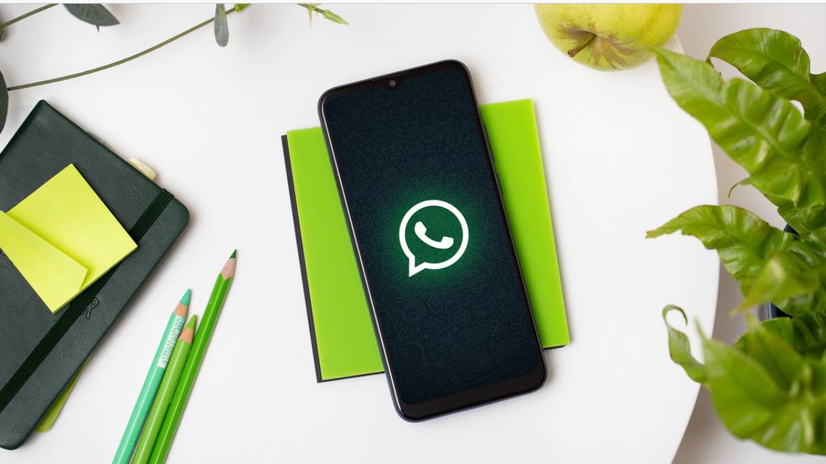 Many complaints that WhatsApp is Using Mics Without Consent