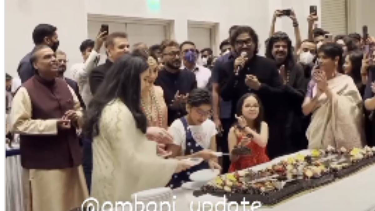  Mukesh Ambani celebrated by singing at the opening ceremony of the cultural centre 