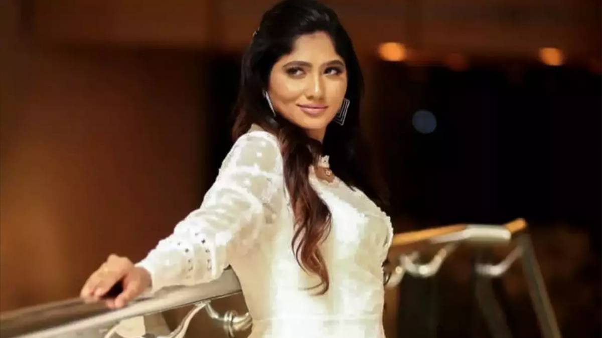 Bigg Boss Julie in Photos of Manakolam with the serial actor have been released Bigg Boss Julie in Photos of Manakolam with the serial actor have been released