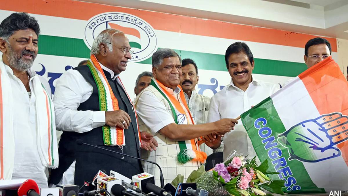 BJP giving tight competition in Karnataka despite huge anti incumbency wake up call for congress leadership BJP giving tight competition in Karnataka despite huge anti incumbency wake up call for congress leadership