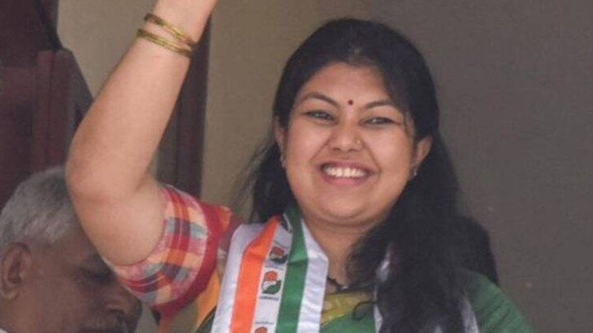 Congress candidate Sowmya Reddy left the counting centre teary eyed after late night re-counting 