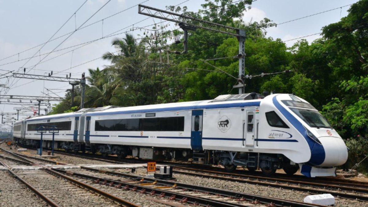 vande bharat train incident and stone pelting incident on vande bharat train near Chennai 