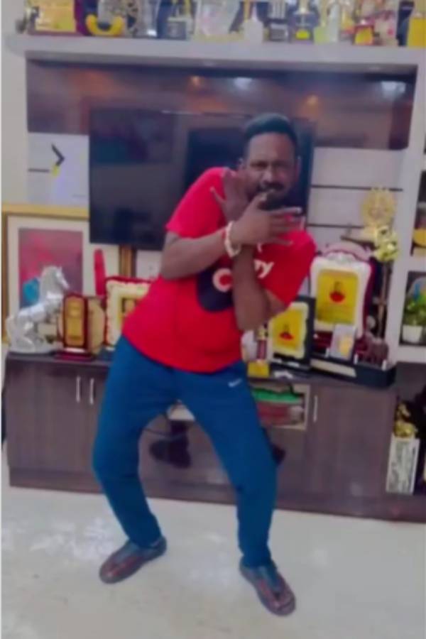 Come back Anna, good Energy, Madurai Muthu praises Robo Shankars dance 