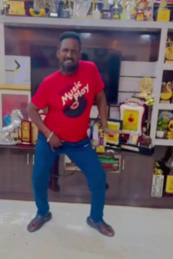 Come back Anna, good Energy, Madurai Muthu praises Robo Shankars dance 