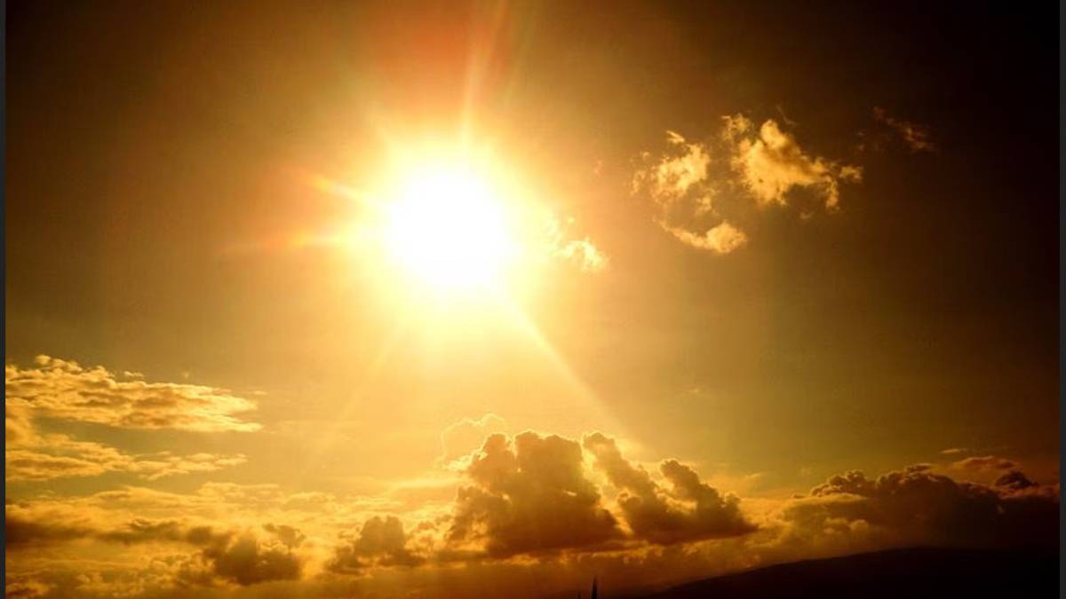 Will Tamilnadu government install water spray poles like Saudi Arabia to tackle summer? 