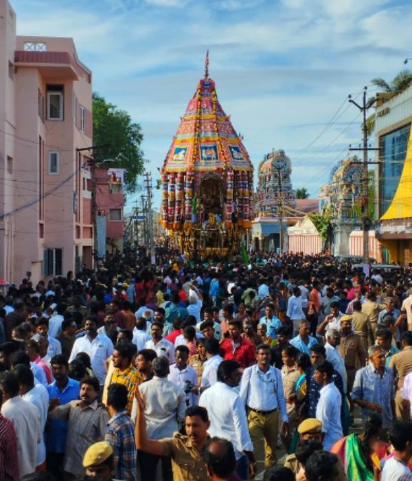 Thanjavur Big temple Chithirai festival: Periya kovil Chithirai Throttam held on Today 