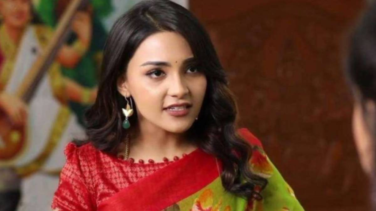 Darshana explains about tamilum saraswathiyum departure from Vasundhara character in the serial 