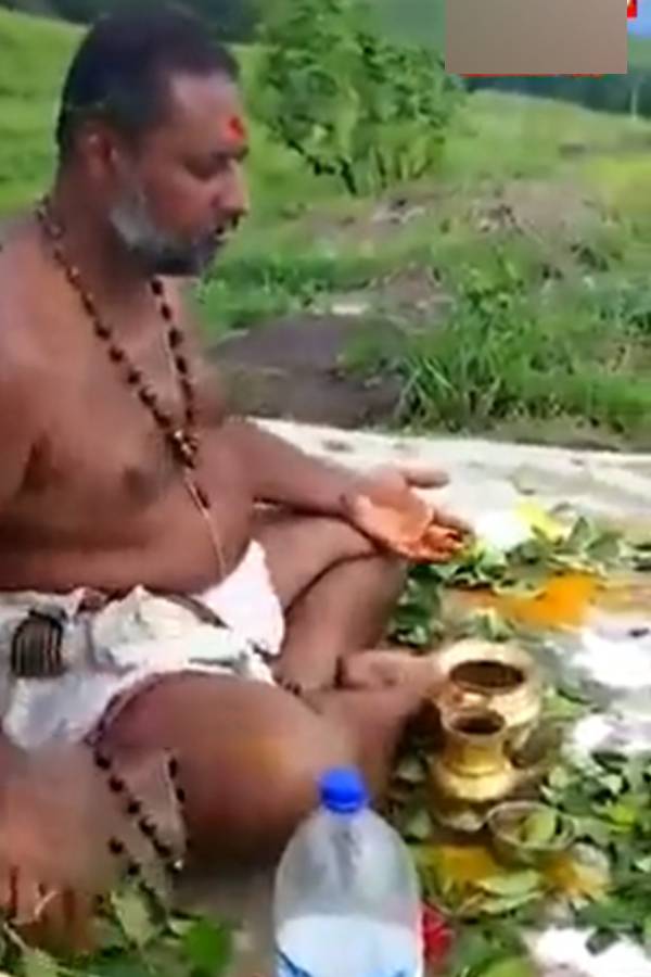 Five illegally enters into ponnambalamedu and conduct special pooja at sabarimala Five illegally enters into ponnambalamedu and conduct special pooja at sabarimala