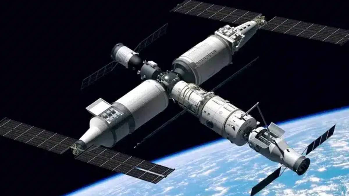  Chinas Mysterious Chinese spacecraft returns after spending 276 days in space