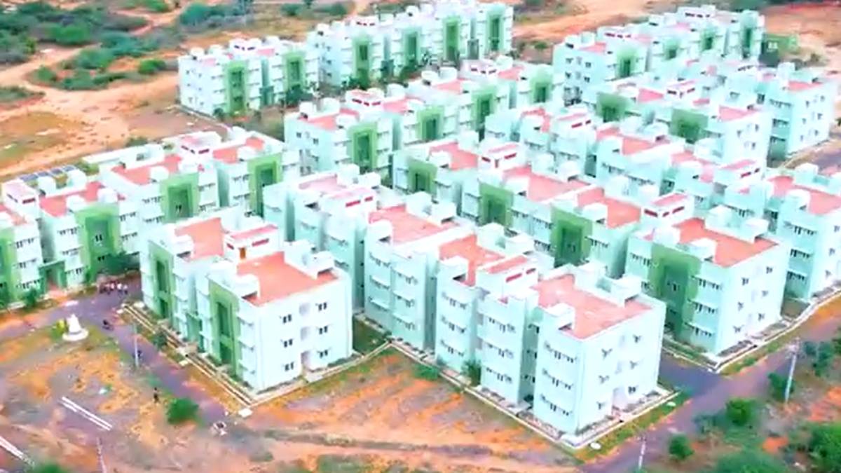 MK Stalin gave subsidy for Homeless cleaning workers in Tamilnadu 