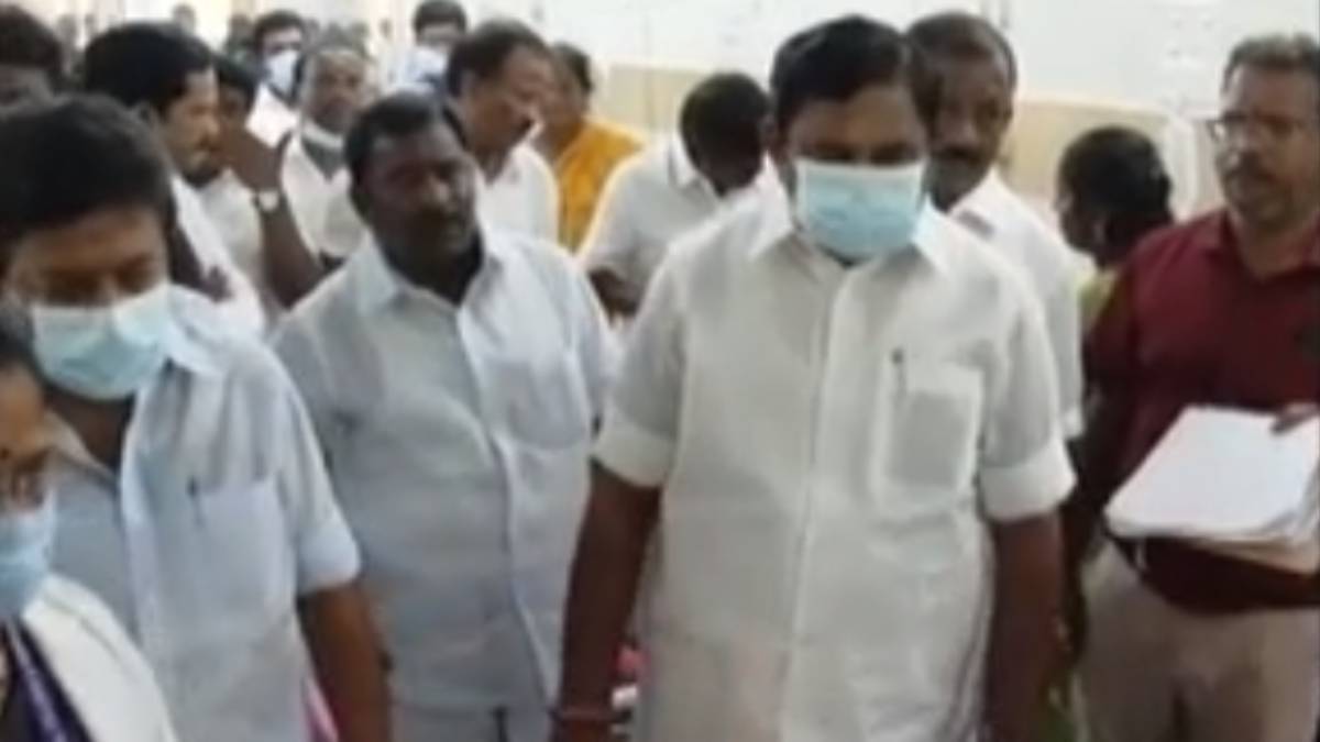 Vilupuram Toxic liquor death: Edapadi Palanisamy met victims at hospital 