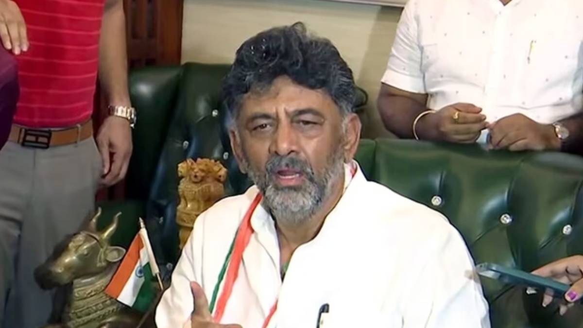 Amid of Clash With DK Shivakumar Why Karnataka CM post should give to me Siddaramaiah listed 6 points to congress high command 