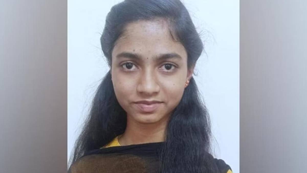 Do you know Dindigul Nandhini joined in which course? 