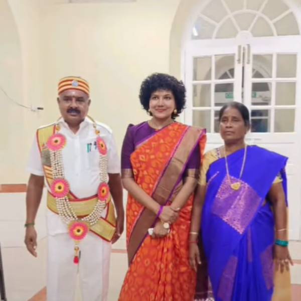 Pudukottai Tabedar Anbazagan praised former collector Kavitha Ramu for opening car door 