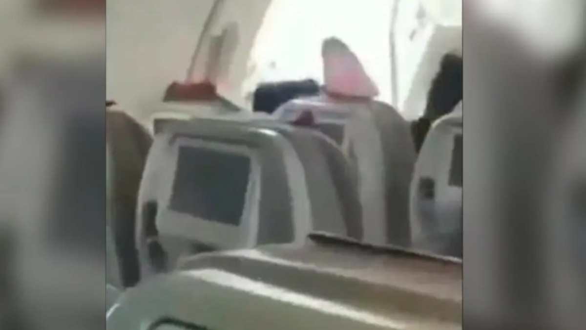 I wanted to get off the plane quickly, Says Passenger who open the Emergency Exit Of Plane Mid-Air 