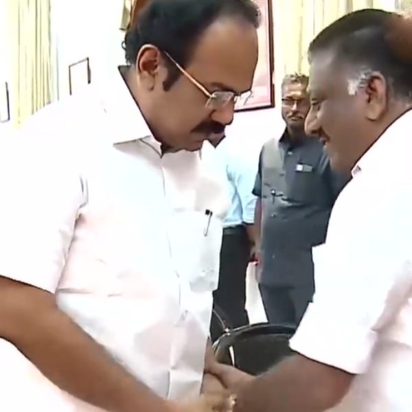 O Panneerselvam close with dmk ministers: Thangam Thanarasu took OPSs hand 