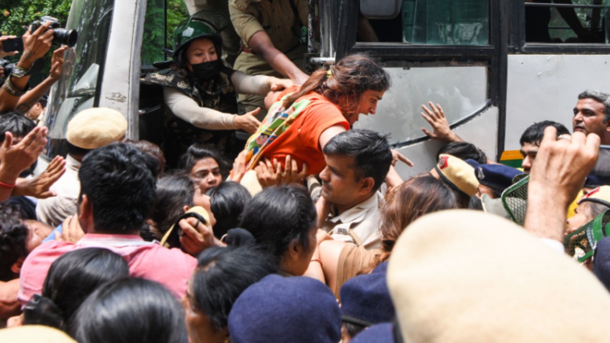 Tamil Nadu CM Stalin condemns arrest of protesting wrestlers in delhi Tamil Nadu CM Stalin condemns arrest of protesting wrestlers in delhi