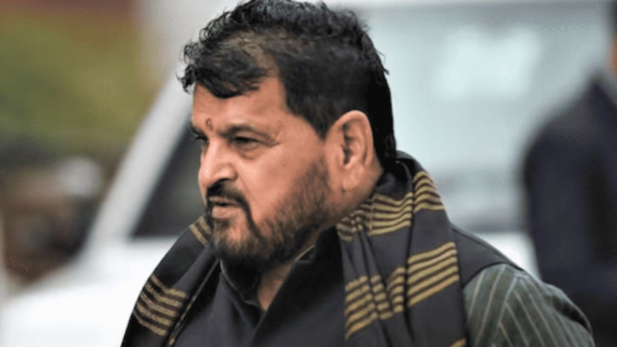 Why Delhi Police not arrests BJP MP Briji Bhushan Sharn Shingh, Delhi women Commission supports Wrestlers Why Delhi Police not arrests BJP MP Briji Bhushan Sharn Shingh, Delhi women Commission supports Wrestlers