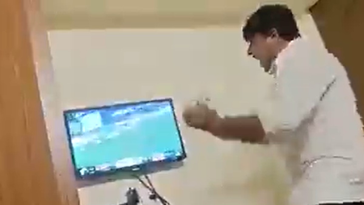 csk vs gt tata ipl final memes : a meme video of Chennai super kings fan storm on internet 