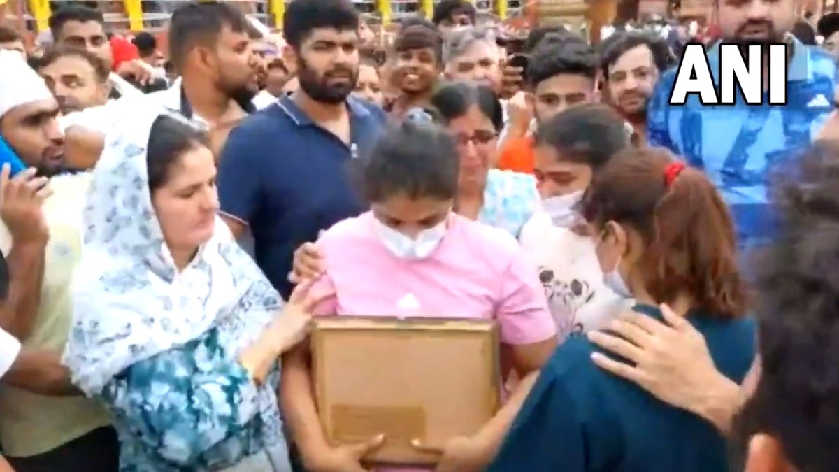 Wrestlers reach Haridwar to immerse their medals in river Ganga