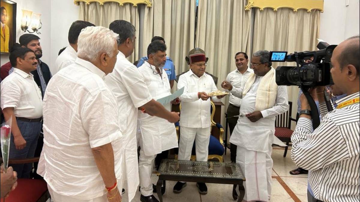 Siddaramaiah claimed the right to form the government from Karnataka Governor 