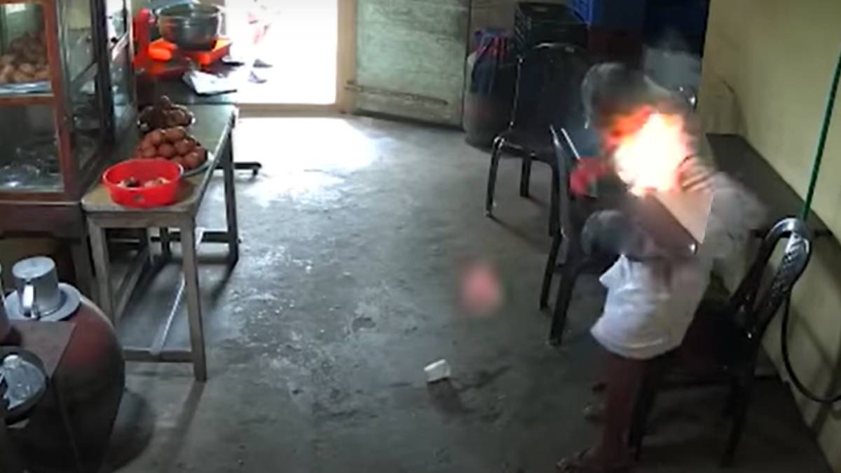 The cell phone in the pocket suddenly exploded and caught fire, Shock again in Kerala 