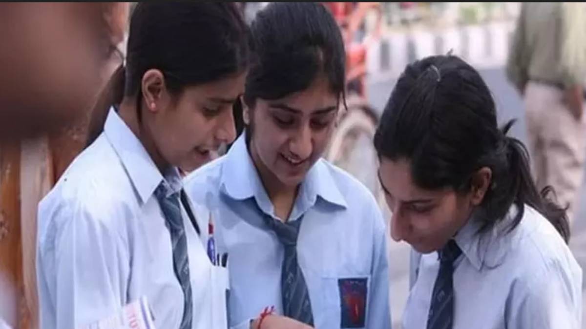 9 students scored 100 out of 100 in Tamil in class 11th results 