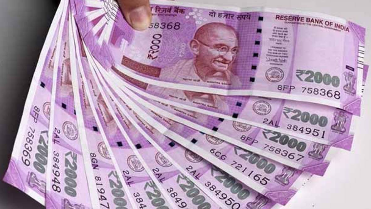 Actor and Music director Vijay Antony supports 2000 rupees note ban 